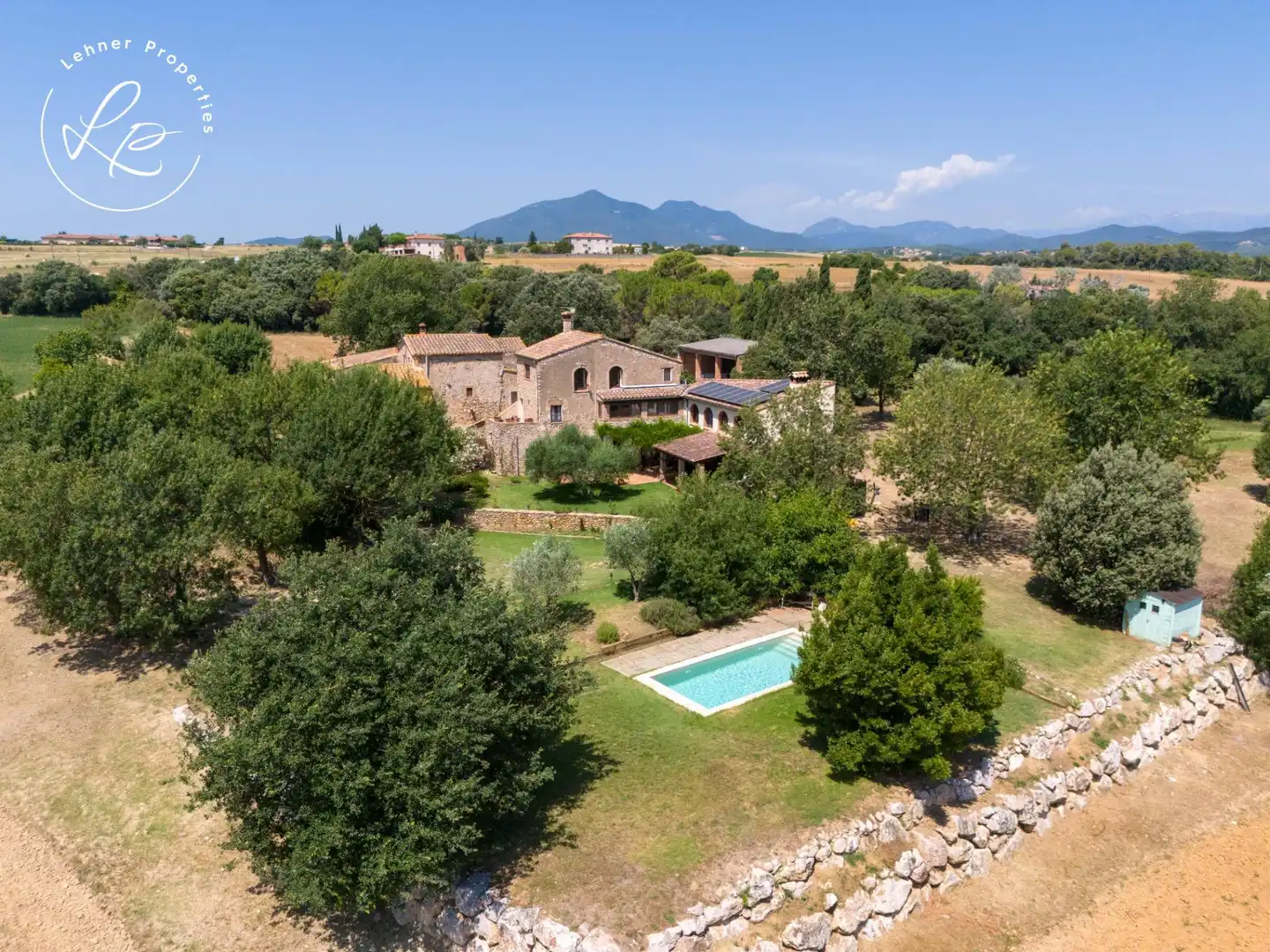 Jardí de Finca rústica en venda en Navata amb Aire condicionat, Calefacció i Jardí privat