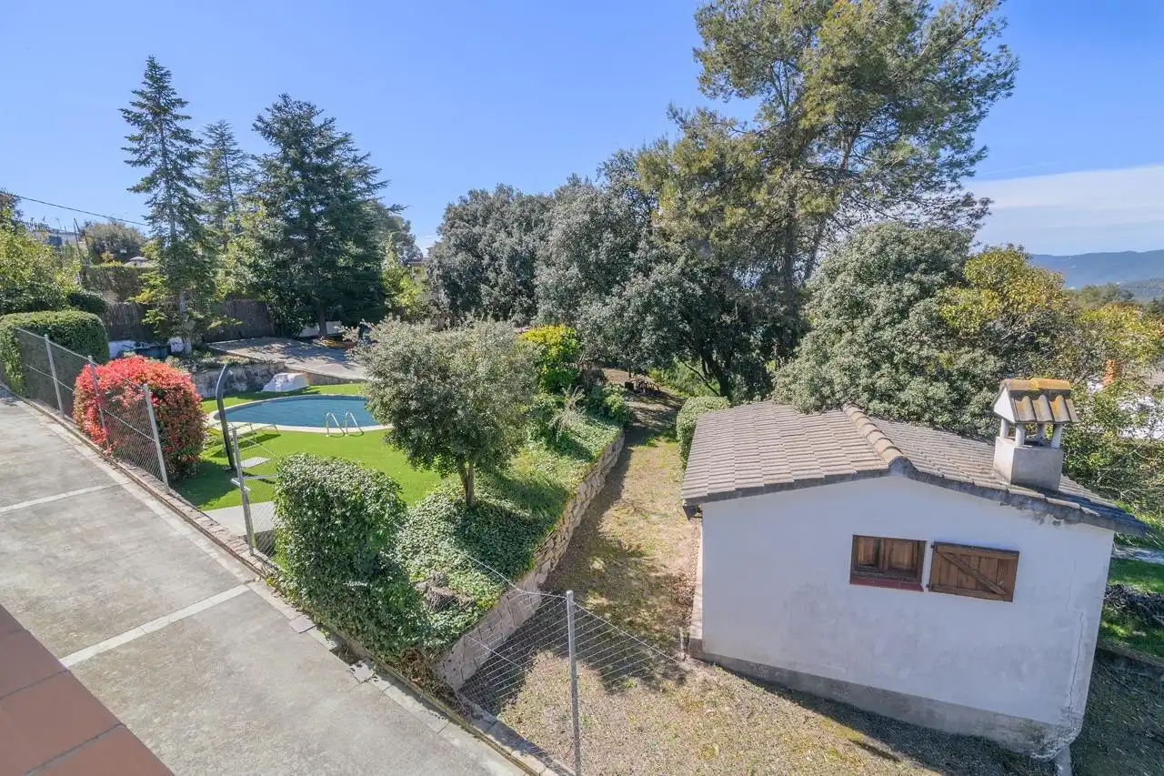 Vista exterior de Casa o xalet en venda en Castellnou de Bages amb Jardí privat, Terrassa i Piscina