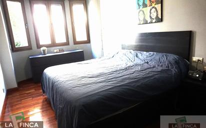 Bedroom of Flat for sale in Oviedo   with Heating, Parquet flooring and Terrace