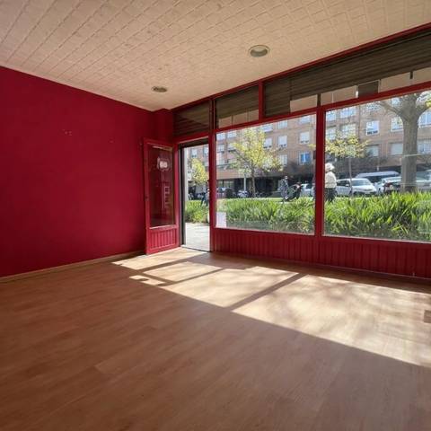 Local comercial en Alquiler en Barañáin / Barañain
