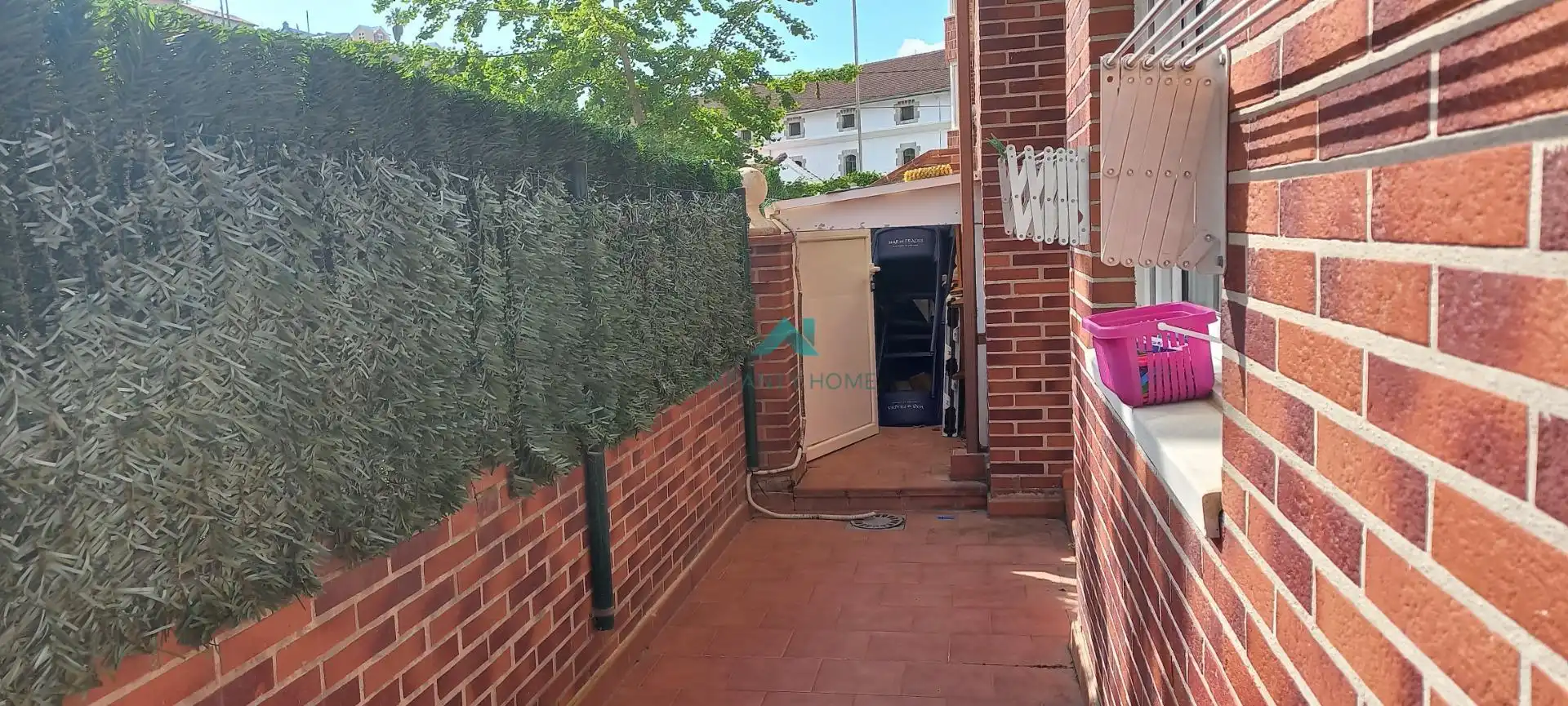 Außenansicht von Erdgeschoss zum Verkauf in Santoña mit Heizung und Privatgarten