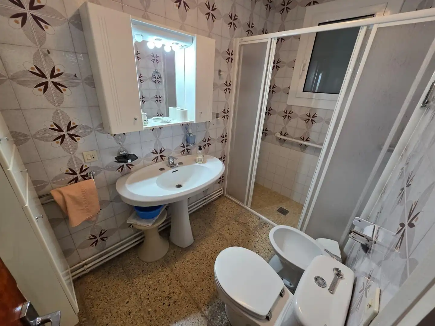Badezimmer von Erdgeschoss zum Verkauf in Vilanova del Camí mit Heizung, Terrasse und Abstellraum