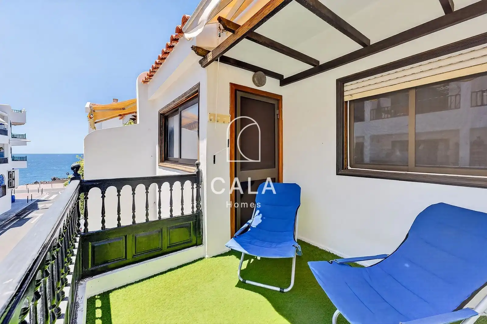 Vista exterior de Casa adosada en venta en Guía de Isora con Terraza, Trastero y Piscina