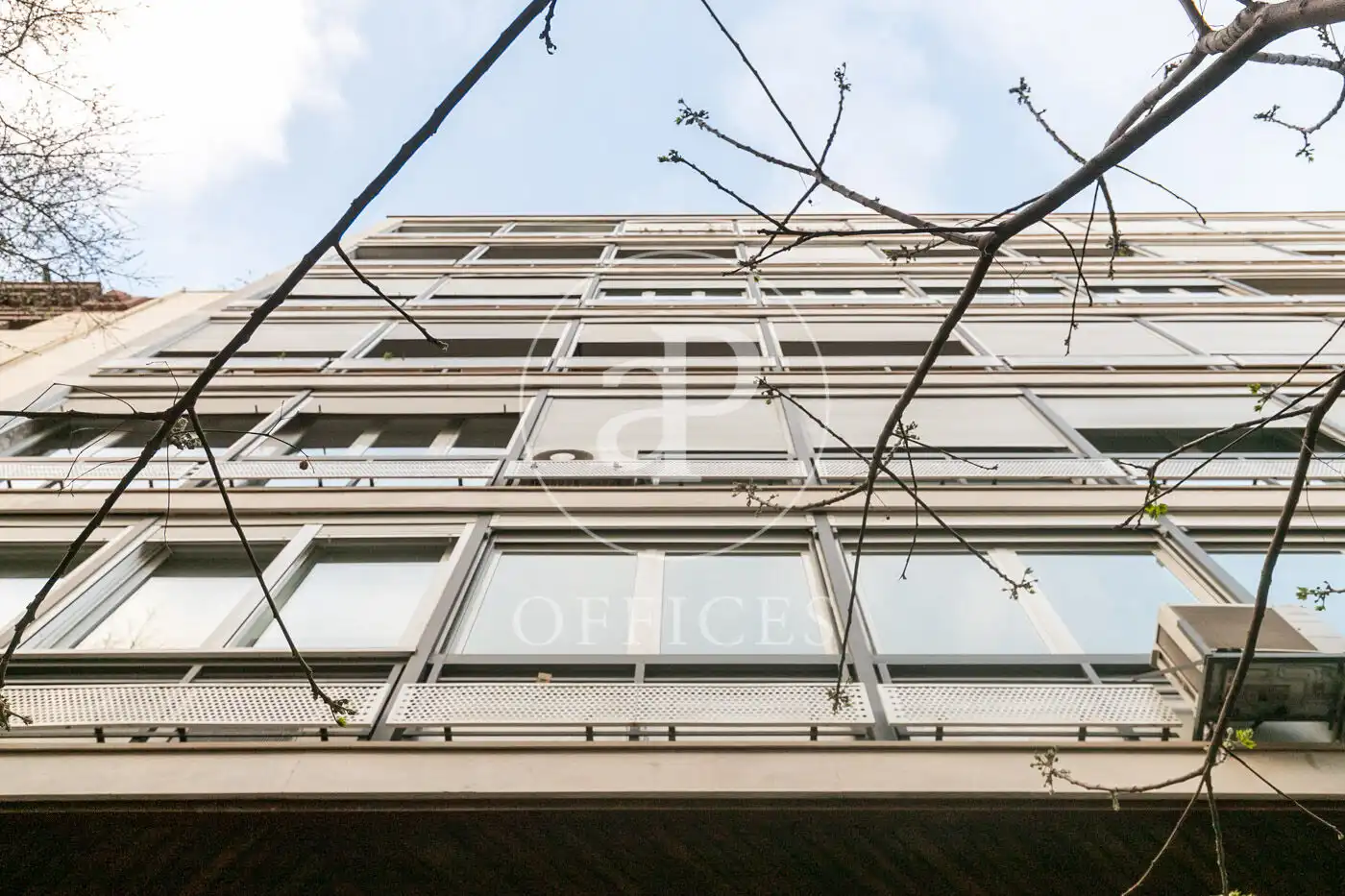 Vista exterior de Oficina en venda en Barcelona amb Aire condicionat i Calefacció