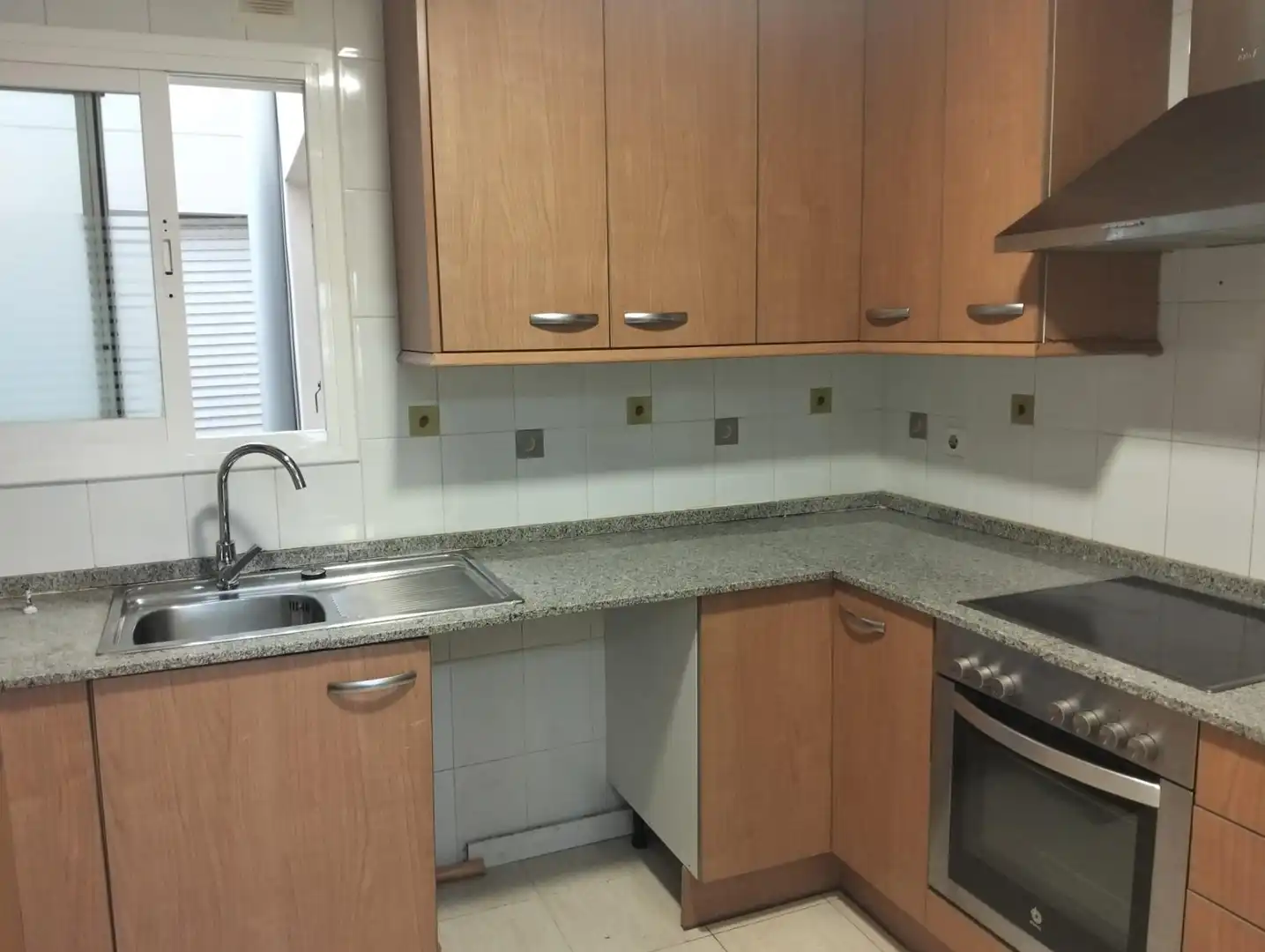 Cocina de Ático en venta en El Vendrell con Parquet, Terraza y Trastero
