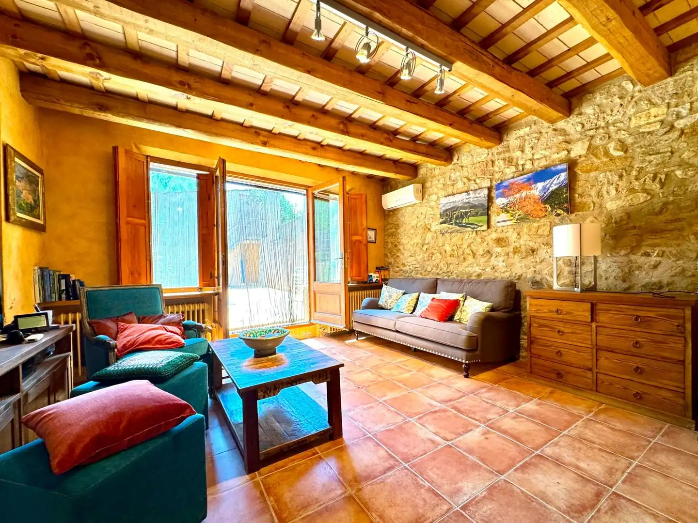 Wohnzimmer von Haus oder Chalet zum Verkauf in Ullastret mit Klimaanlage, Heizung und Privatgarten
