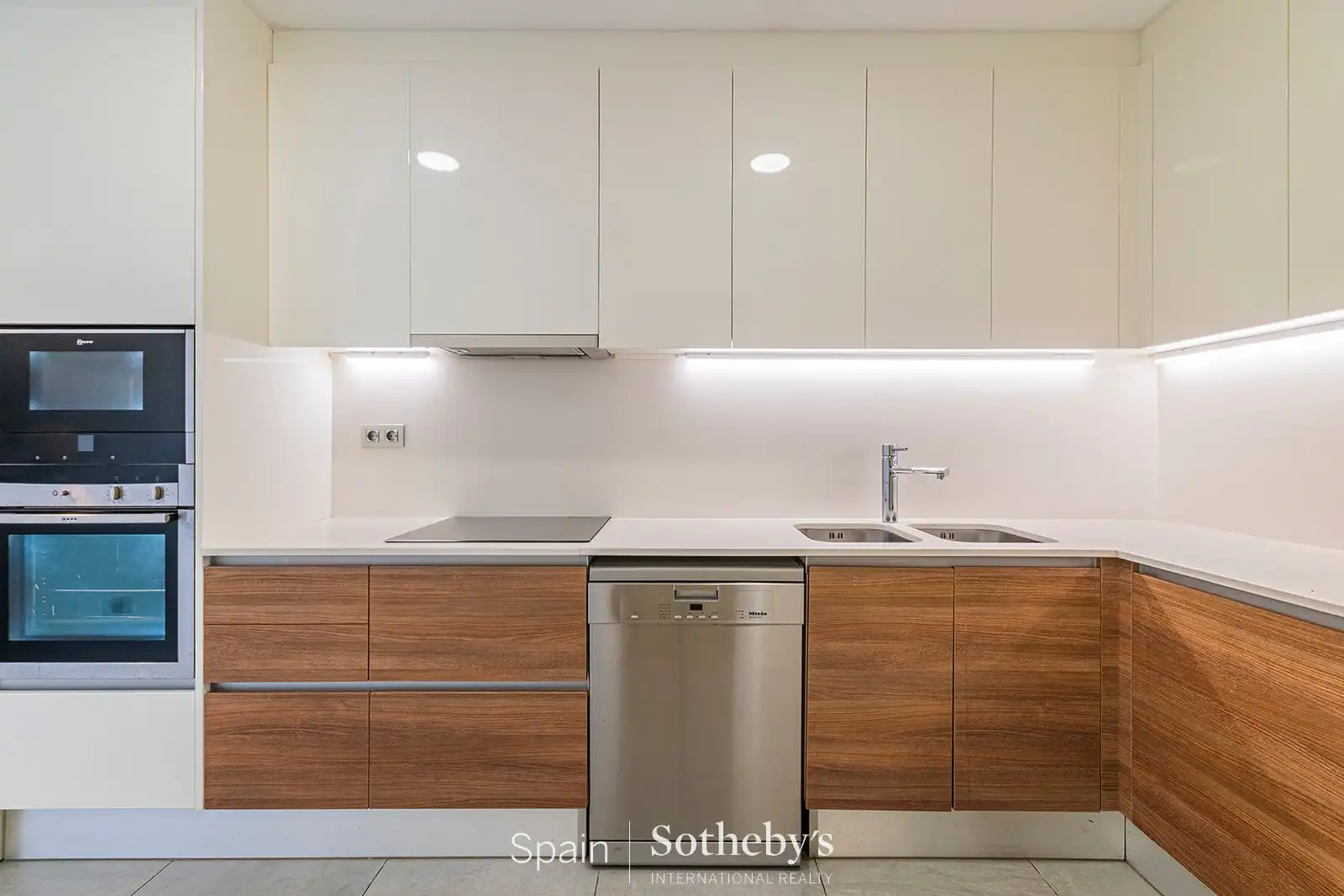 Cocina de Apartamento en venta en Barcelona con Aire acondicionado, Calefacción y Terraza