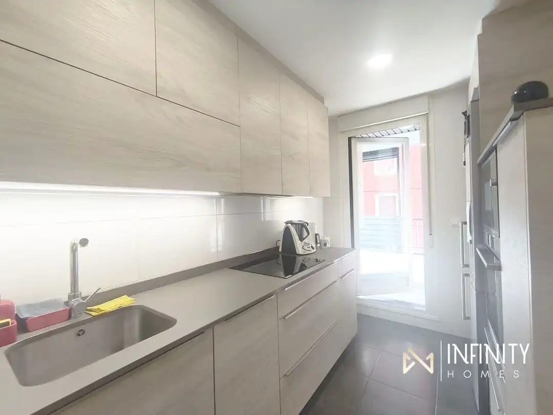 Küche von Wohnung zur Miete in Bilbao  mit Heizung, Terrasse und Balkon