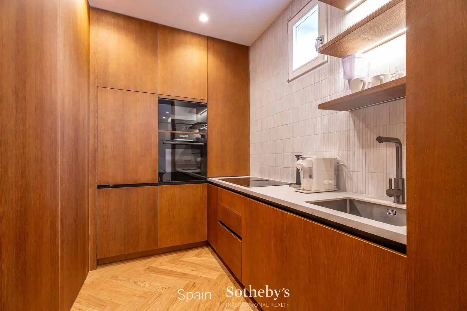 Kitchen of Apartments for sale in Madrid  with Air Conditioner and Heating
