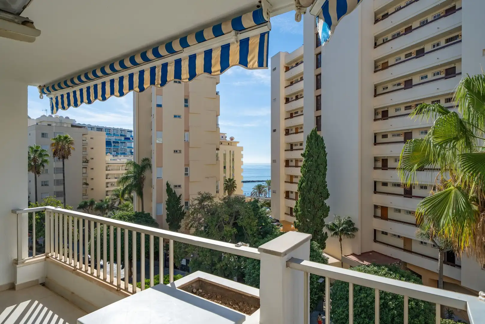 Apartamento con ascensor en venta en Marbella Centro, imagen 2