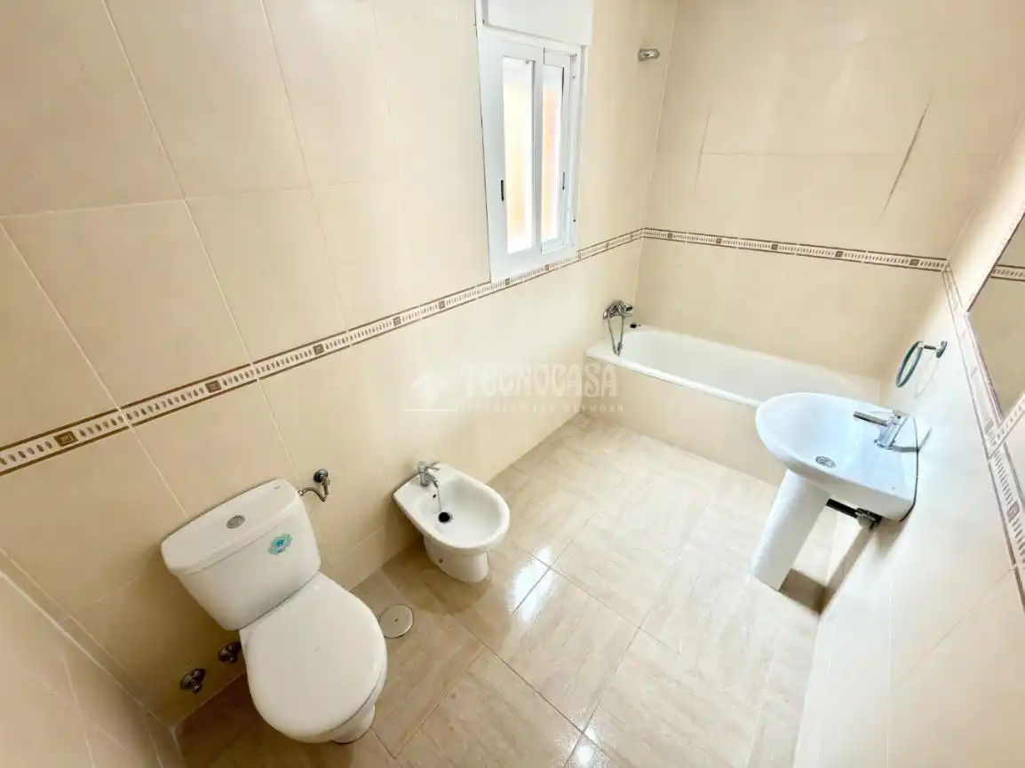 Baño de Casa adosada en venta en Valdeaveruelo con Aire acondicionado, Calefacción y Balcón