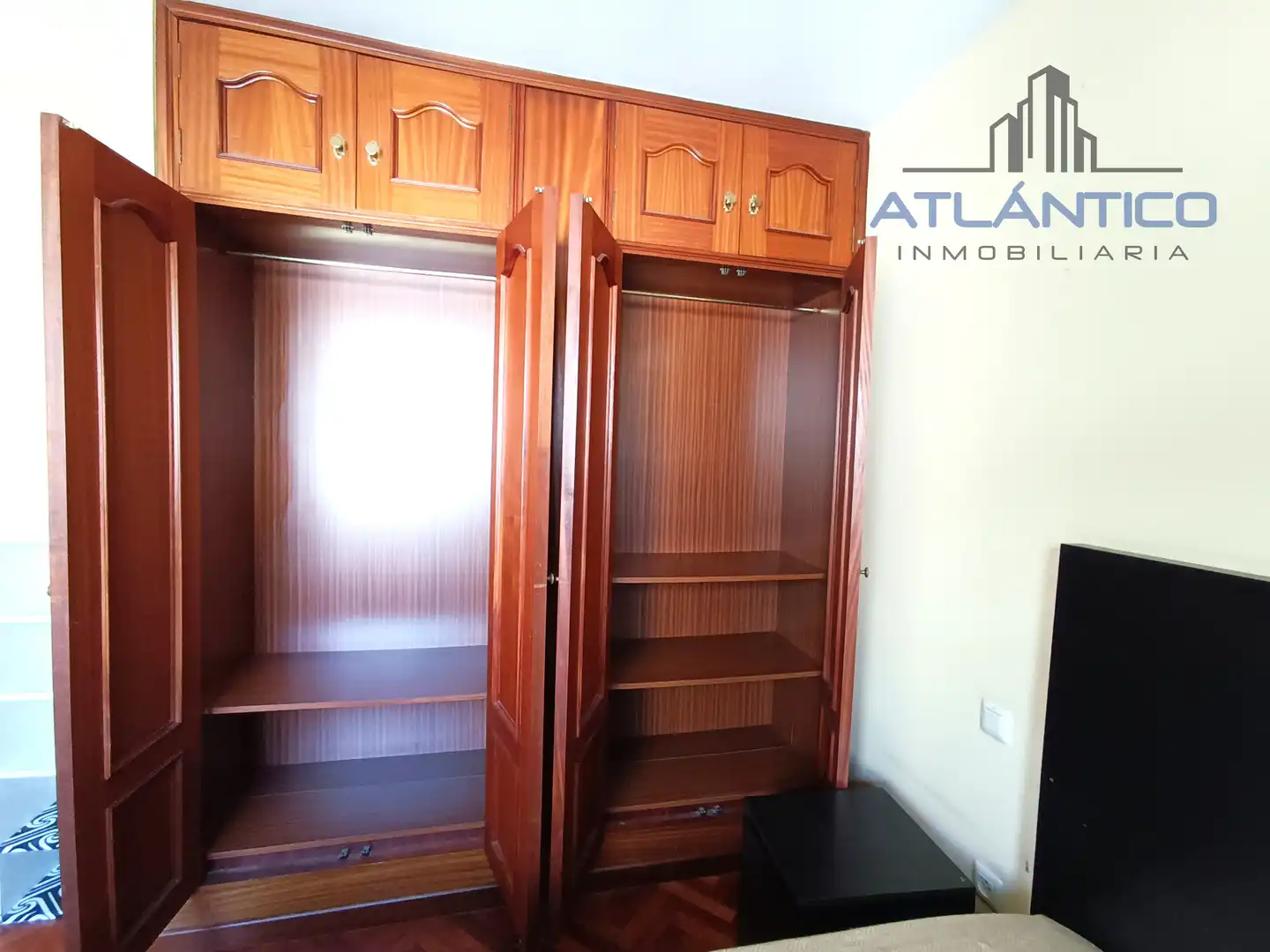 Habitación de Apartamento en venta en A Coruña Capital  con Parquet, Trastero y Amueblado