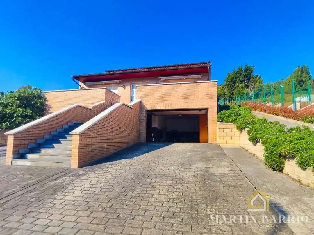 Vista exterior de Casa o chalet en venta en Muskiz con Calefacción, Jardín privado y Terraza