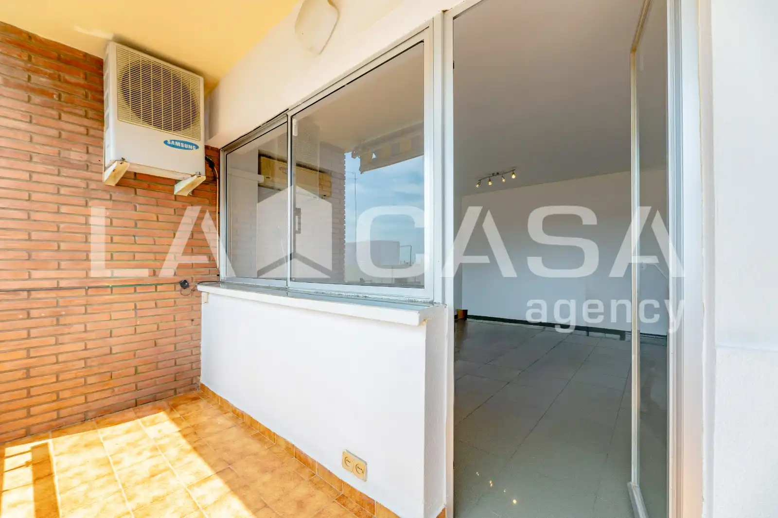 Piso con terraza en venta en Carrer de Sèneca, imagen 9