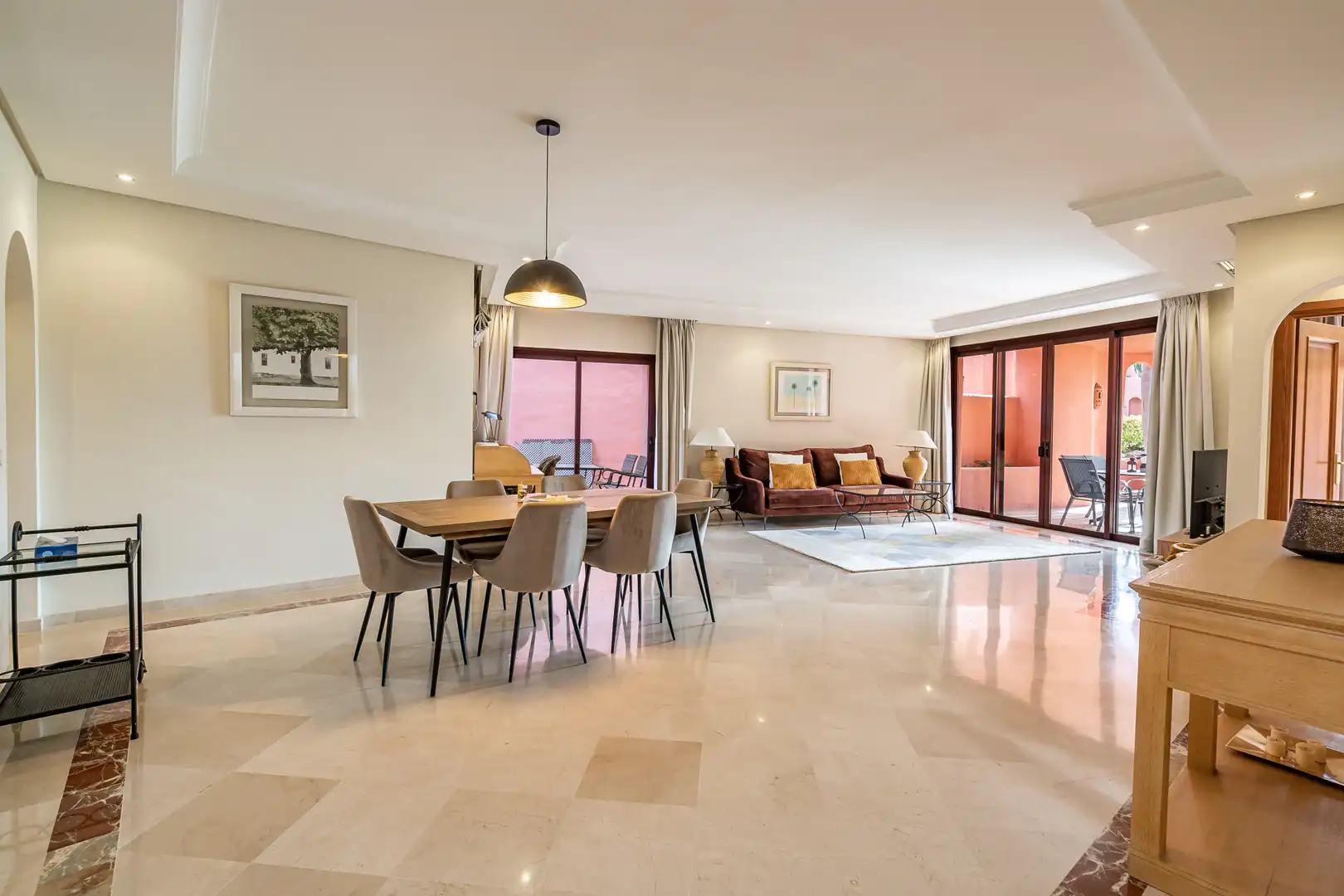 Comedor de Planta baja de alquiler en Estepona con Aire acondicionado, Terraza y Piscina