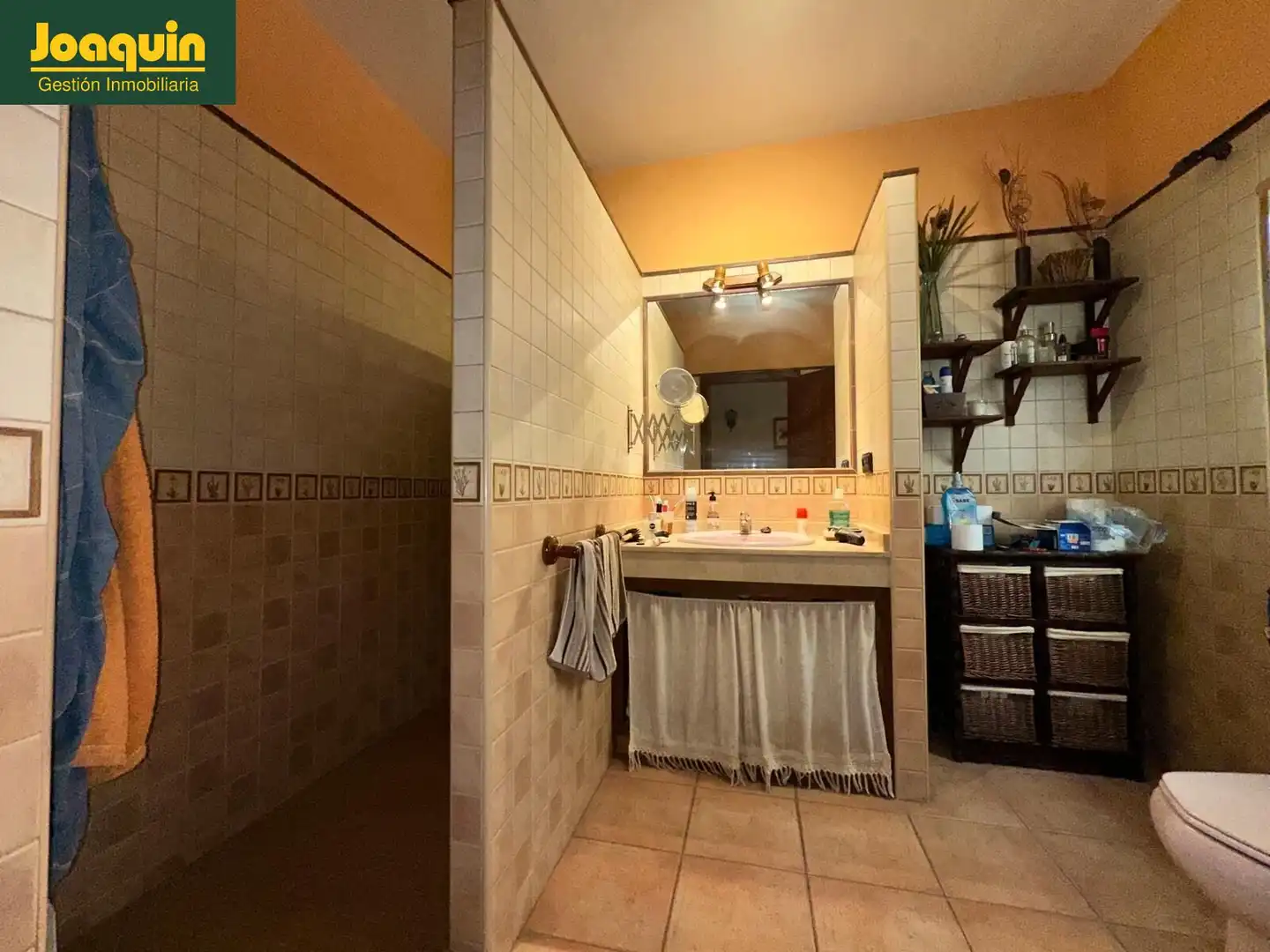 Badezimmer von Wohnung zum Verkauf in Córdoba mit Klimaanlage, Terrasse und Abstellraum