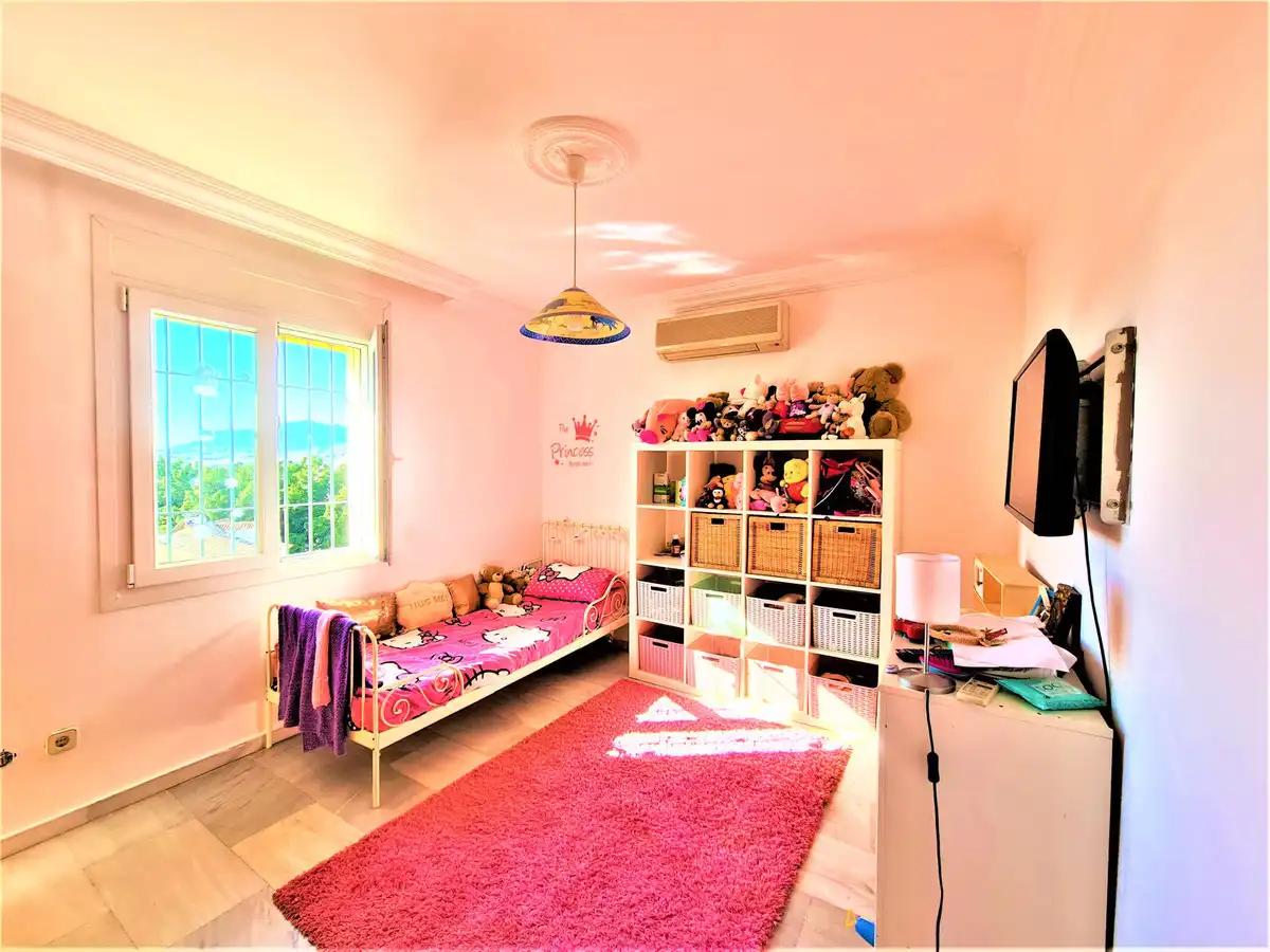House with pool for sale in Nueva Andalucía, imagen 9