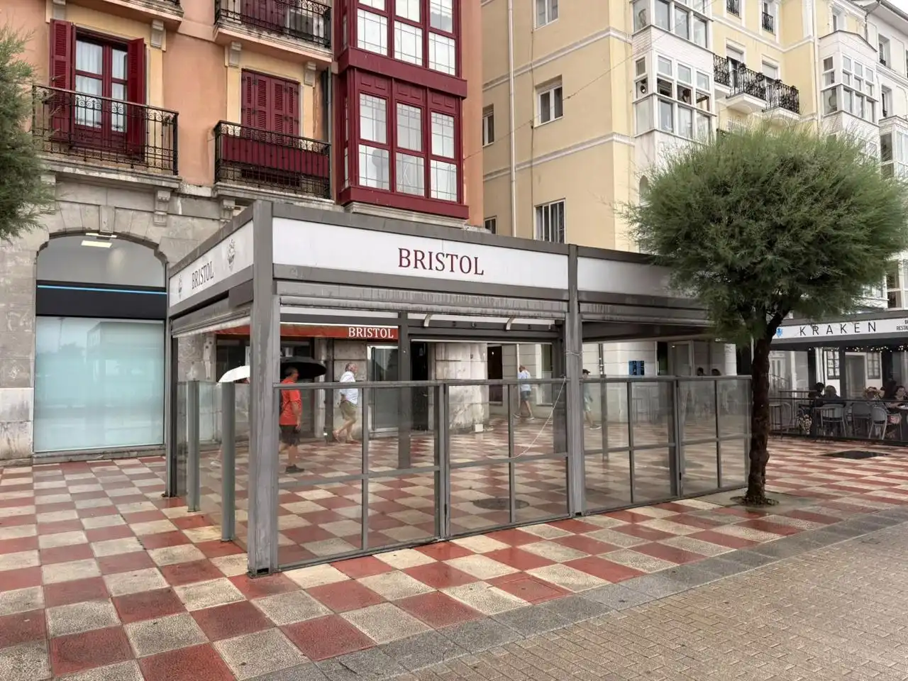 Vista exterior de Local de lloguer en Castro-Urdiales amb Aire condicionat
