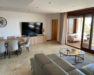 Sala d'estar de Pis en venda en Marbella amb Aire condicionat i Moblat