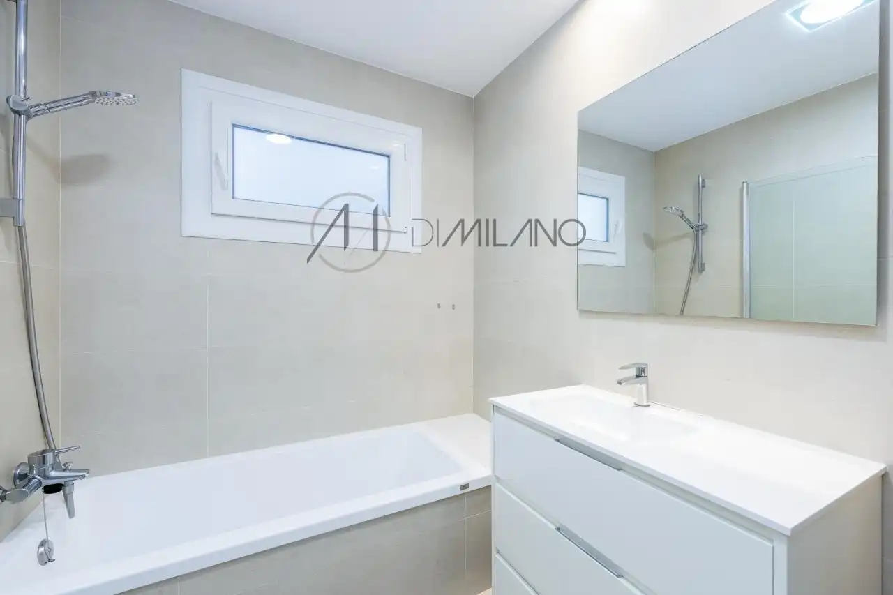 Bathroom of Flat for rent in Vigo   with Heating, Parquet flooring and Terrace