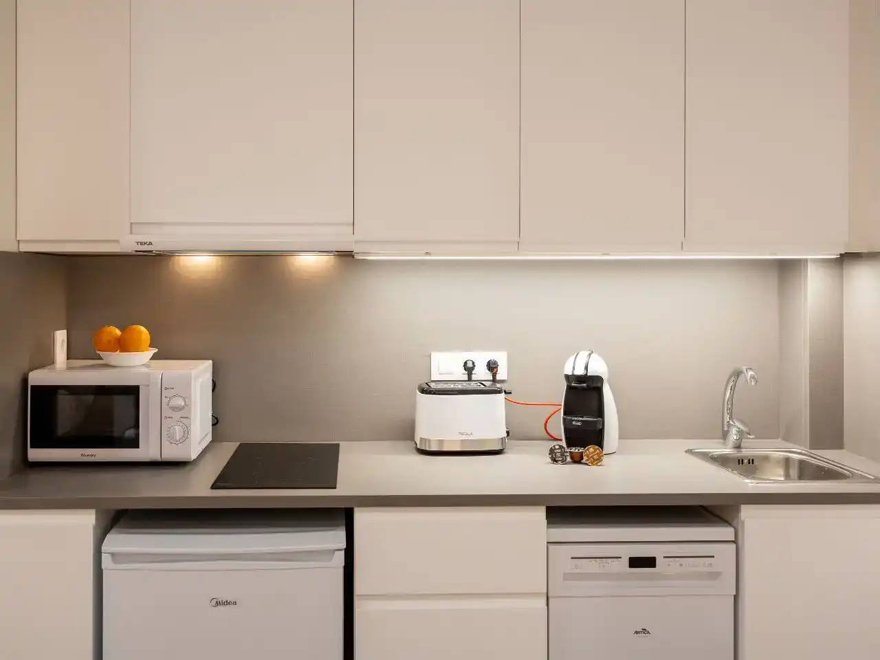 Cocina de Piso de alquiler en Figueres con Aire acondicionado, Amueblado y Balcón