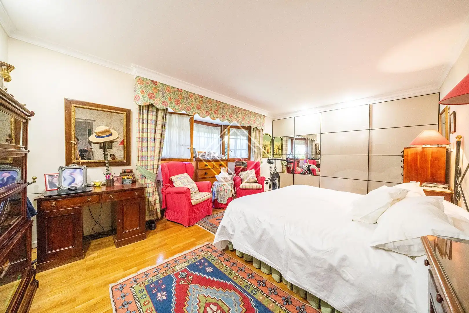 Habitación de Casa o chalet en venta en Pozuelo de Alarcón con Aire acondicionado, Calefacción y Jardín privado