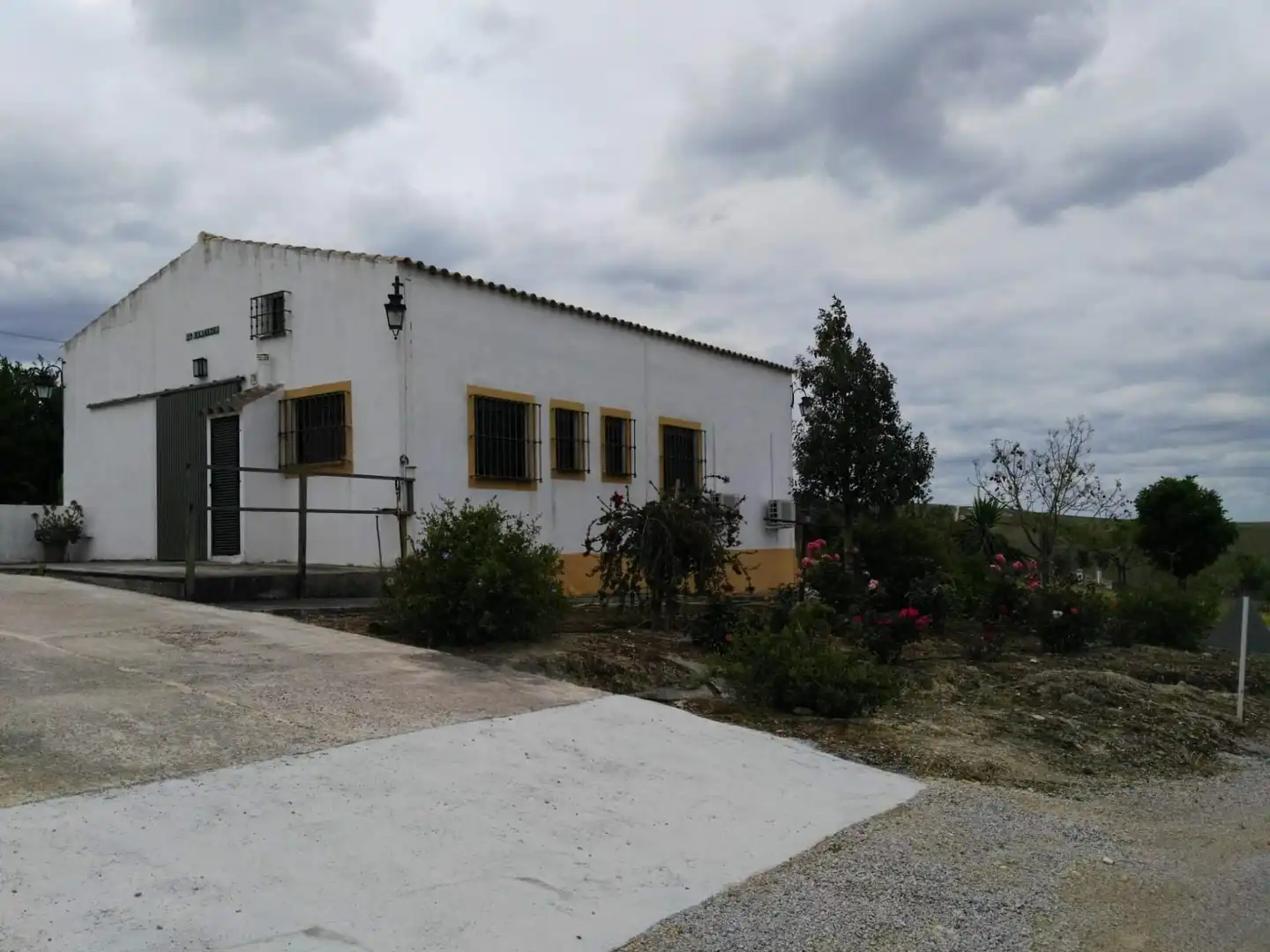 Vista exterior de Finca rústica en venda en Arcos de la Frontera amb Jardí privat i Piscina comunitària