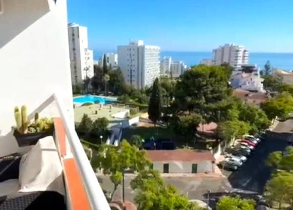 Piso en Venta en Avenida de los Abedules, 12 en Parque de la Paloma