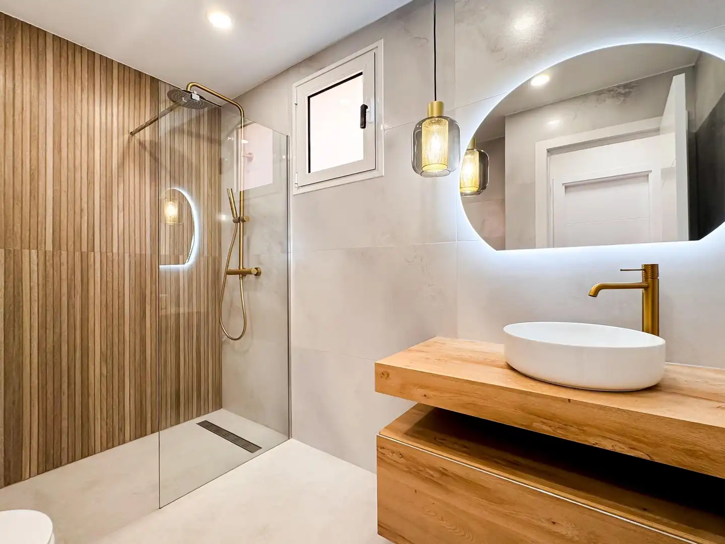 Bany de Apartament en venda en Adeje amb Aire condicionat, Jardí privat i Terrassa
