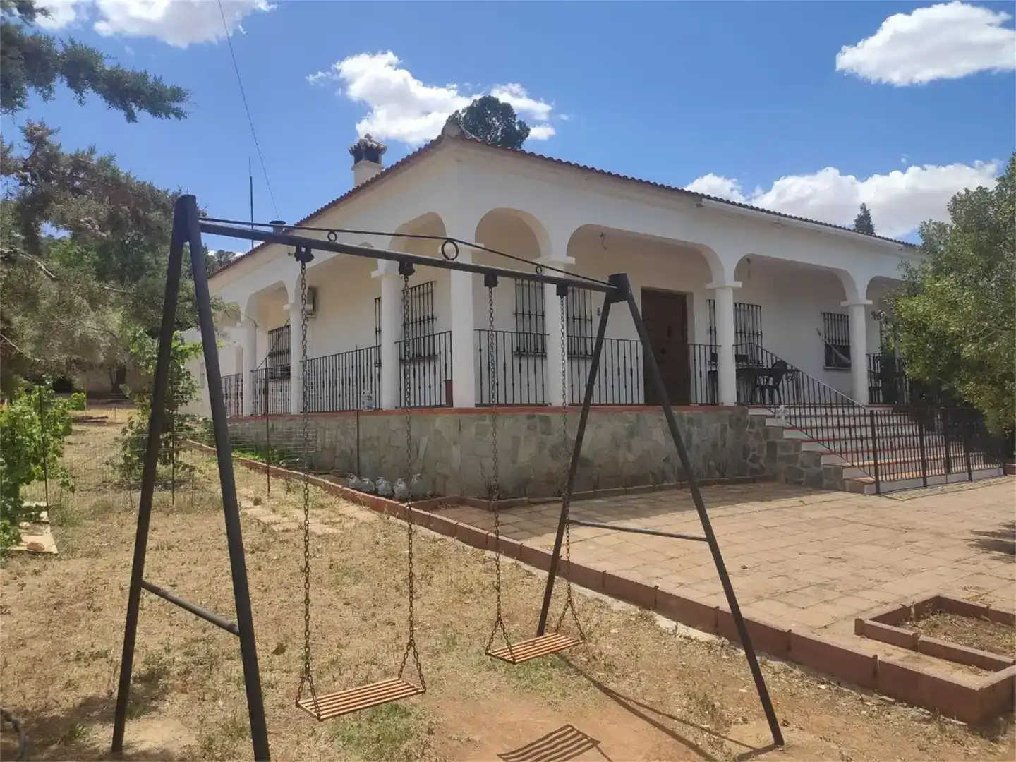 Vista exterior de Casa o xalet en venda en Fuente de Piedra amb Aire condicionat i Balcó