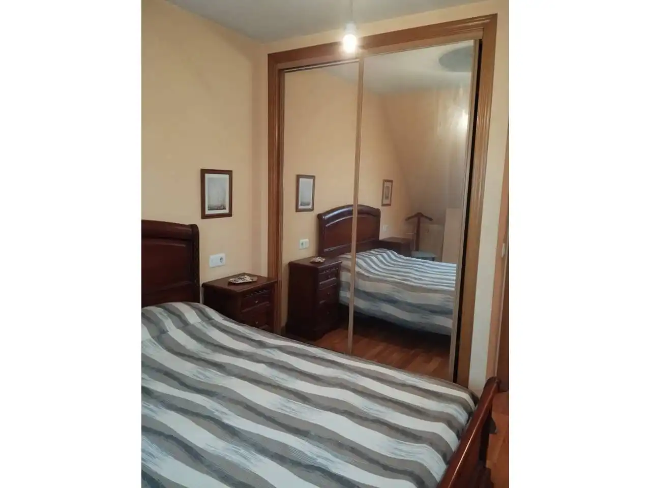 Habitación de Dúplex en venta en León Capital  con Calefacción, Parquet y Terraza