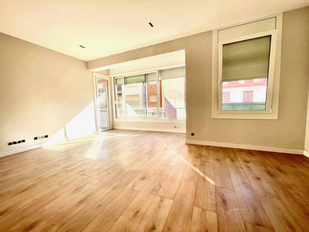 Sala d'estar de Pis en venda en Manresa amb Aire condicionat, Calefacció i Parquet