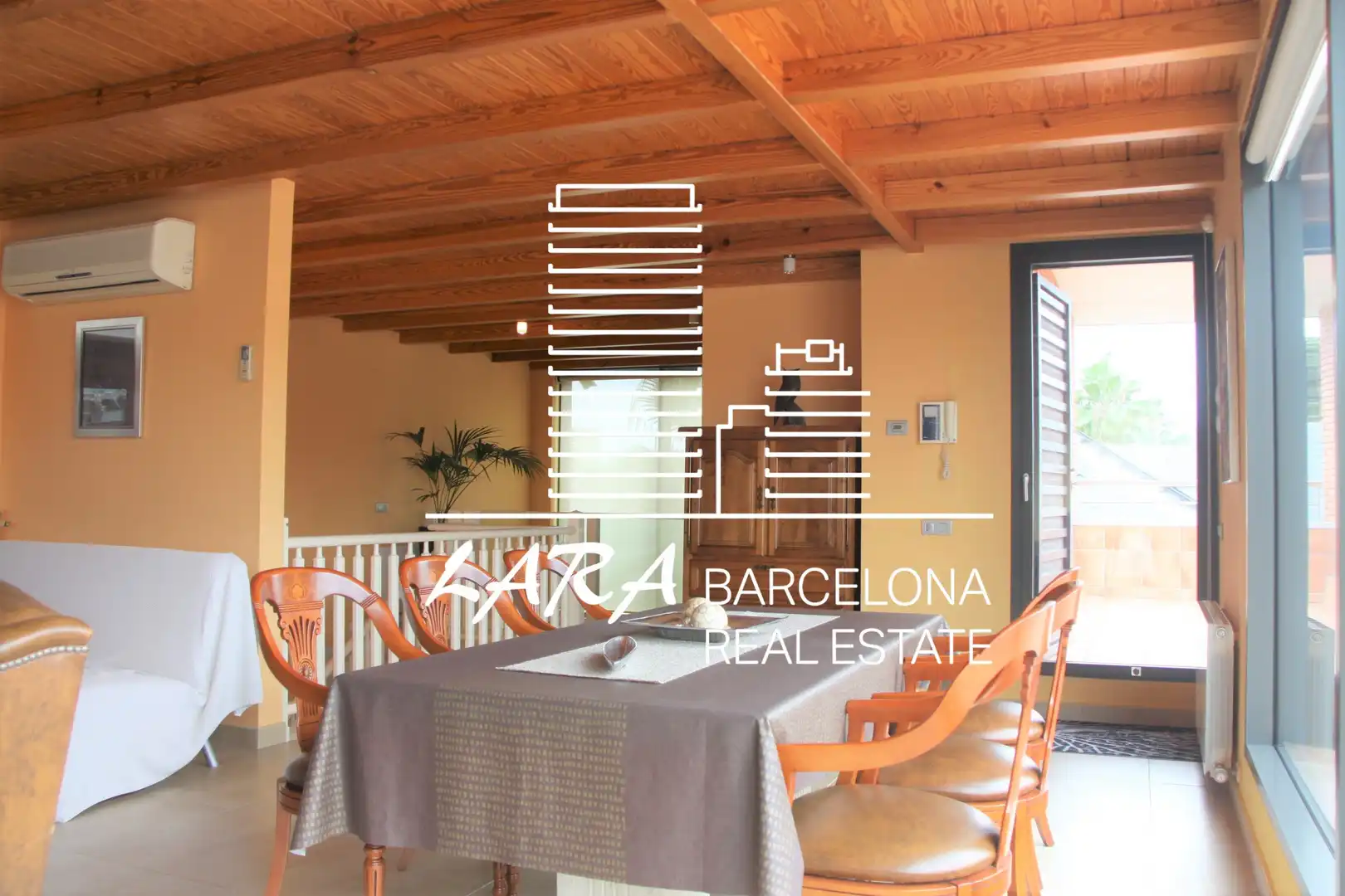 Vista exterior de Casa o chalet de alquiler con opción a compra en Viladecans con Aire acondicionado, Calefacción y Jardín privado