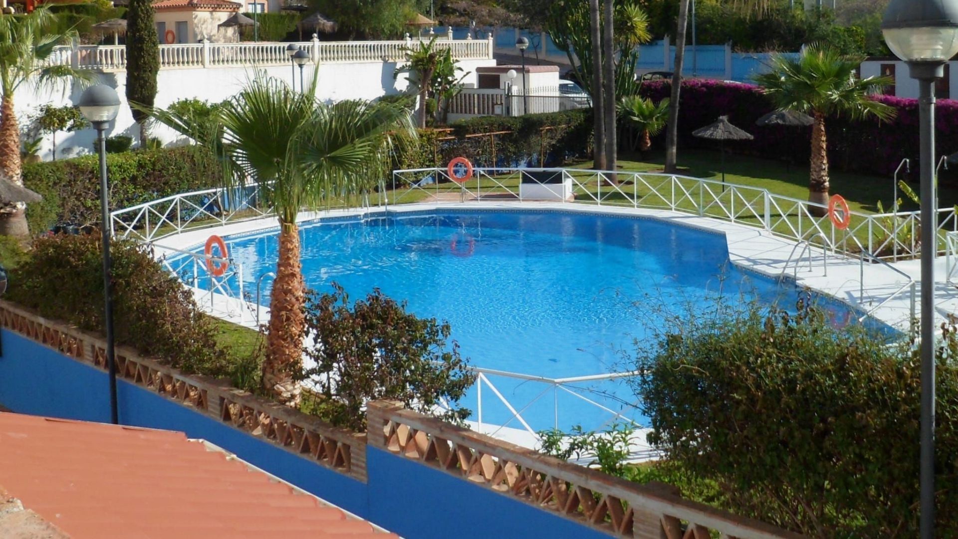 Piscina de Apartament en venda en Benalmádena amb Aire condicionat, Moblat i Piscina comunitària