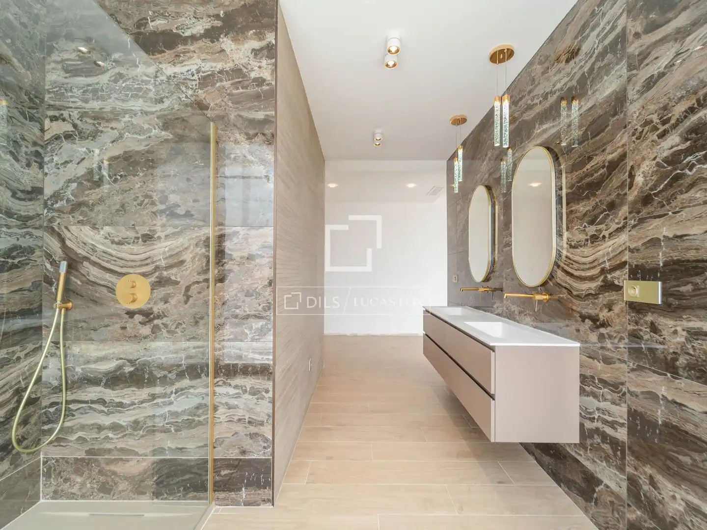 Bathroom of Houses for sale in Torrent  with Air Conditioner, Private garden and Terrace
