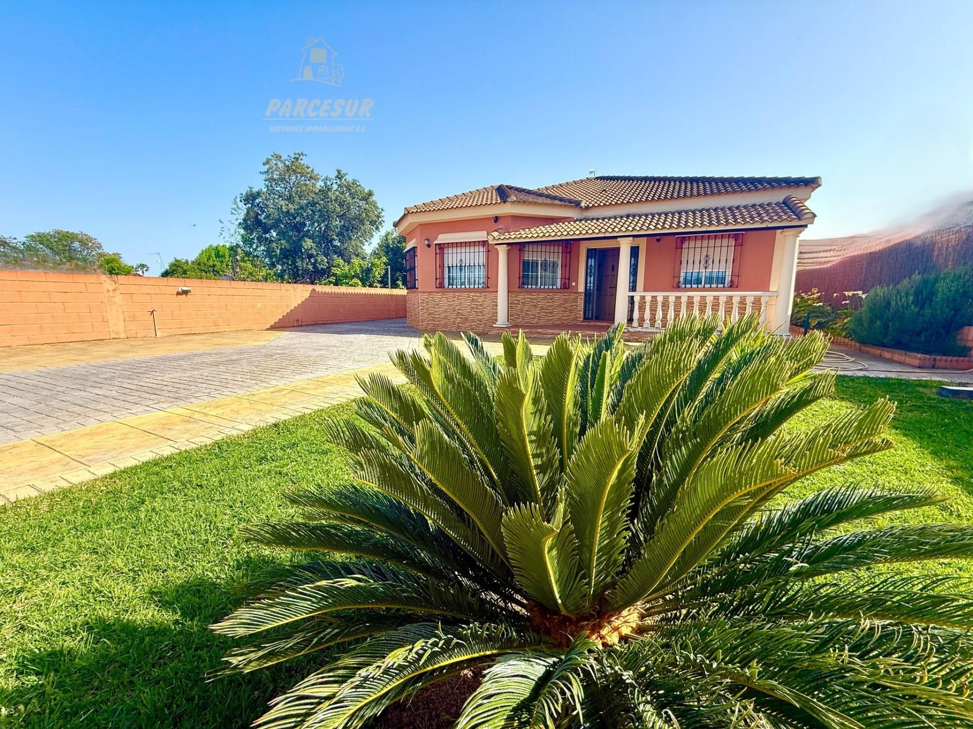 Vista exterior de Casa o xalet en venda en  Córdoba Capital amb Aire condicionat, Calefacció i Jardí privat