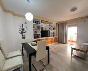 Sala d'estar de Apartament en venda en Estepona amb Aire condicionat, Calefacció i Jardí privat