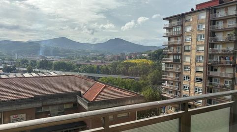 Foto 2 de Piso en venta en Kalero - Basozelai, Basauri