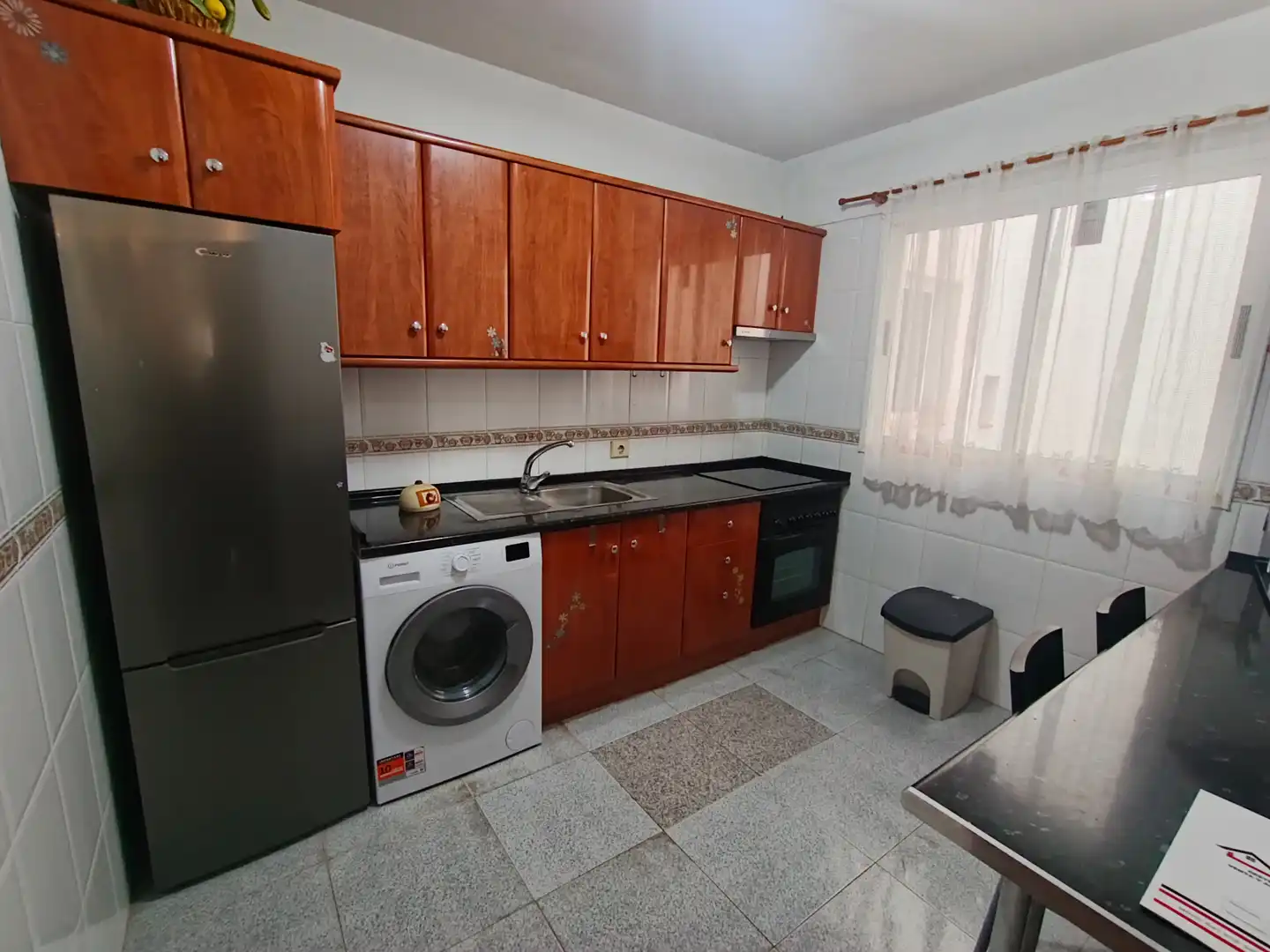 Cuina de Casa adosada en venda en Arico amb Jardí privat, Terrassa i Moblat
