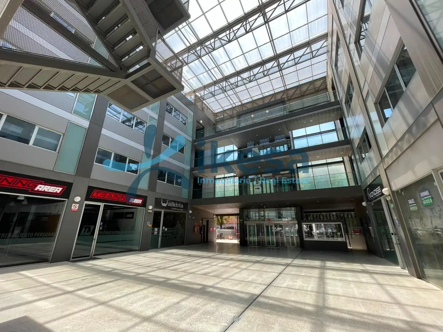 Vista exterior de Oficina de alquiler en Sevilla