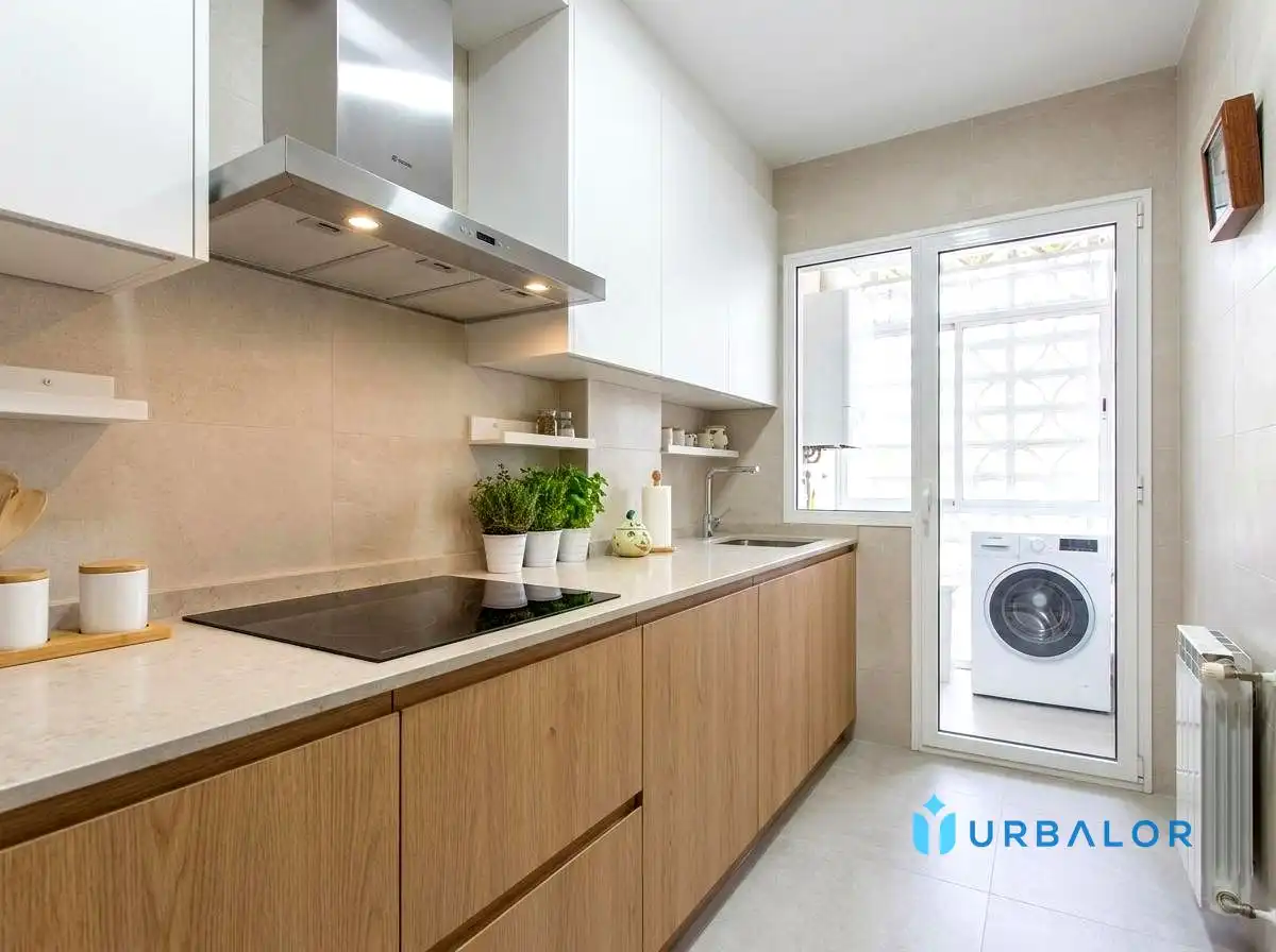 Kitchen of Flat for sale in Alcorcón  with Air Conditioner, Heating and Parquet flooring