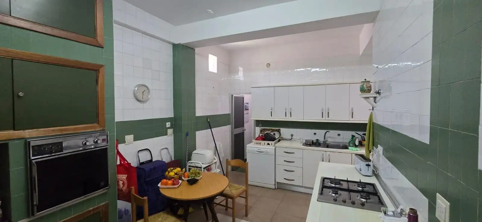 Kitchen of Flat for sale in Sevilla  with Air Conditioner, Terrace and Storage room