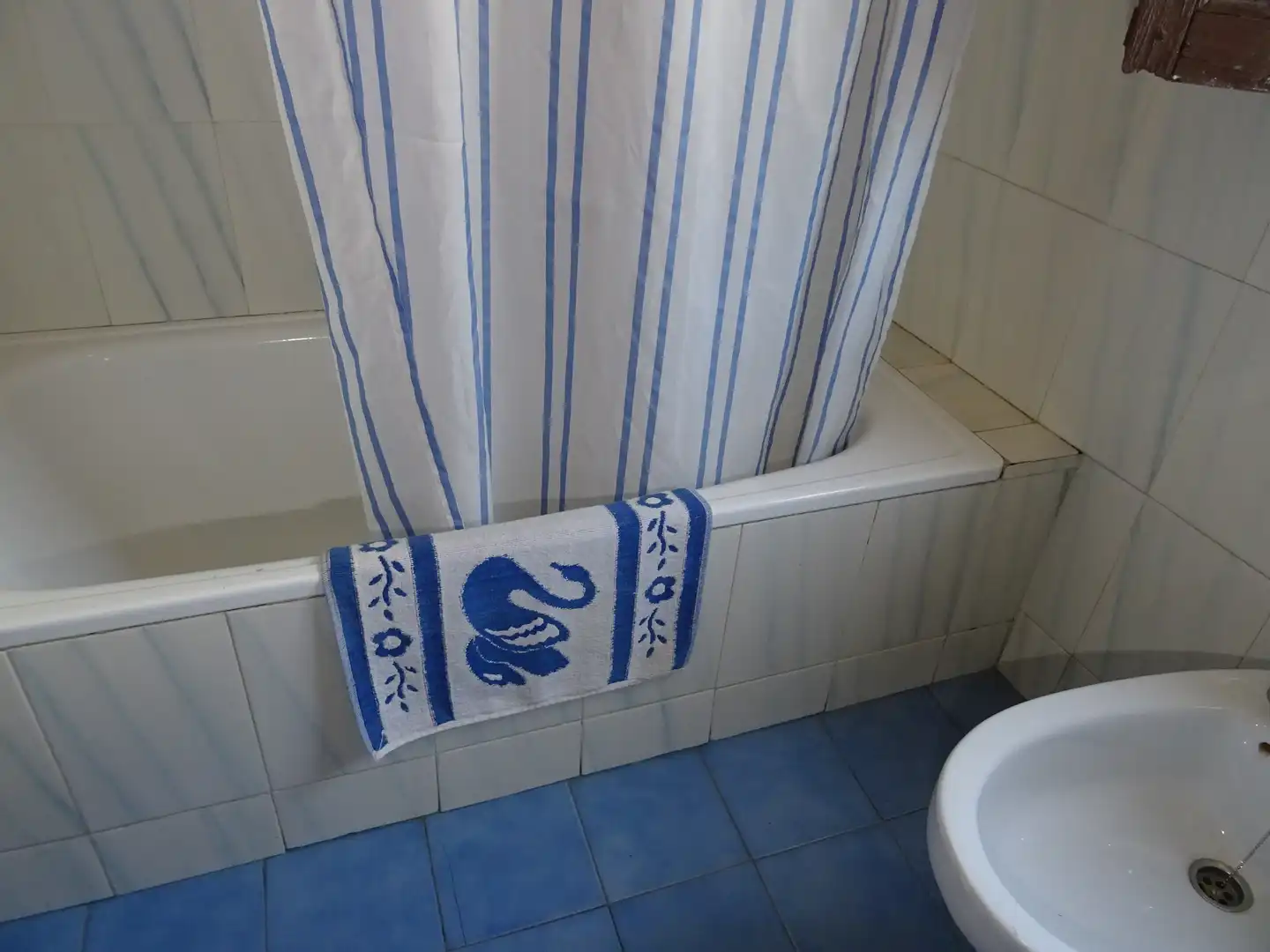 Bathroom of Detached homes for sale in Cádiar  with Terrace and Furnished