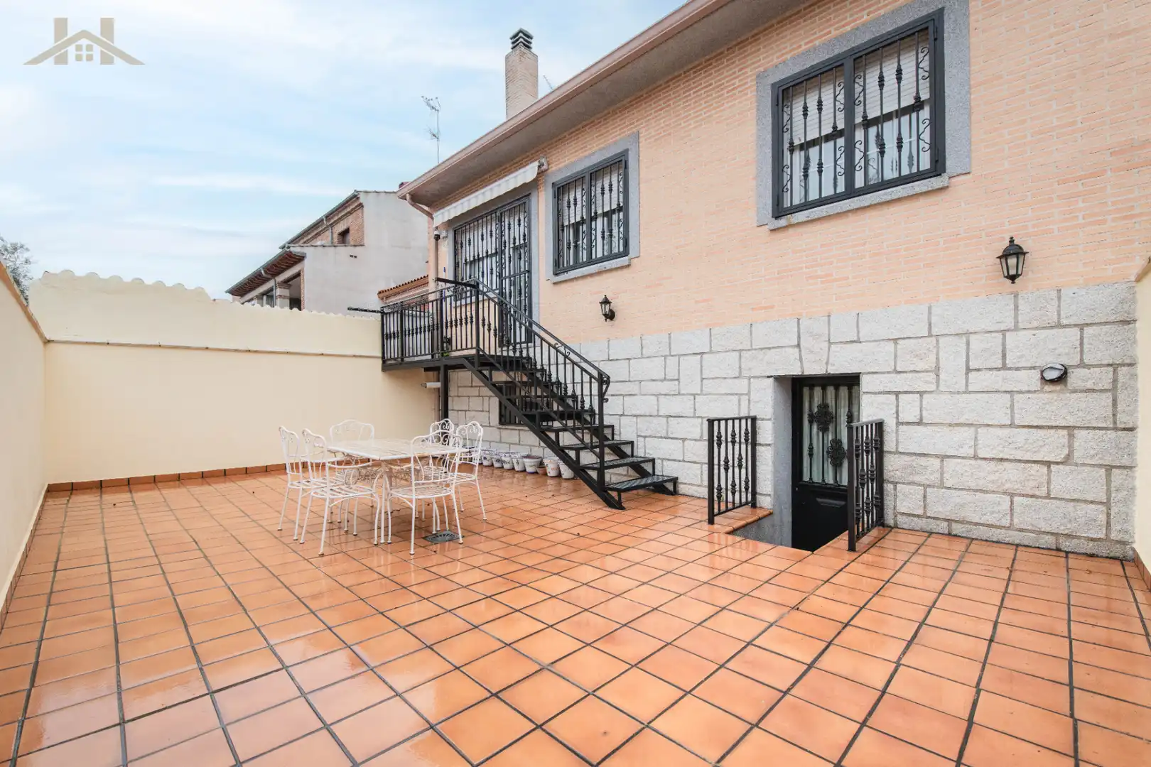 Terraza de Casa adosada en venta en Navalcarnero con Aire acondicionado, Calefacción y Jardín privado