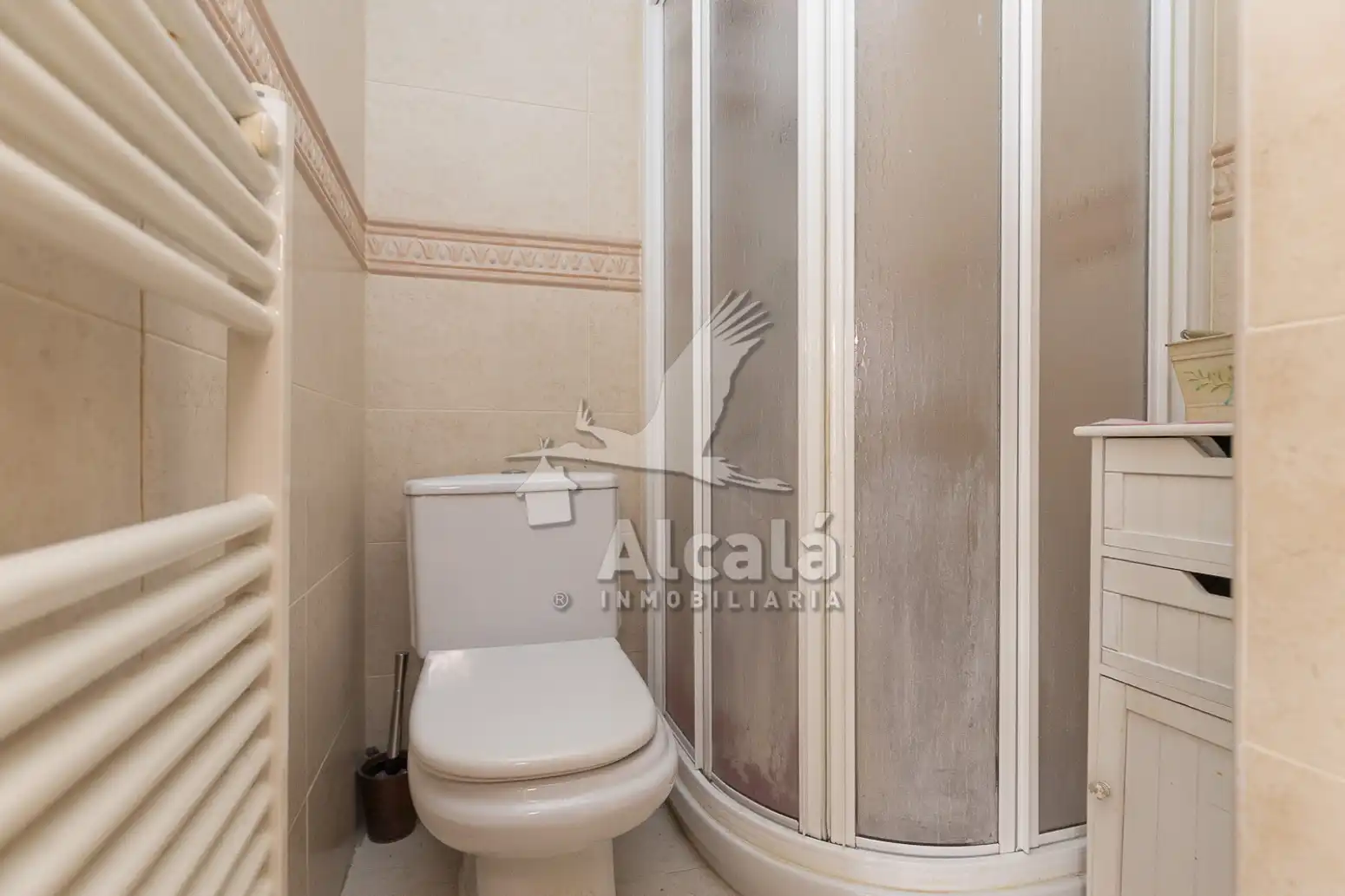 Bathroom of Flat for sale in Alcalá de Henares  with Air Conditioner, Heating and Parquet flooring