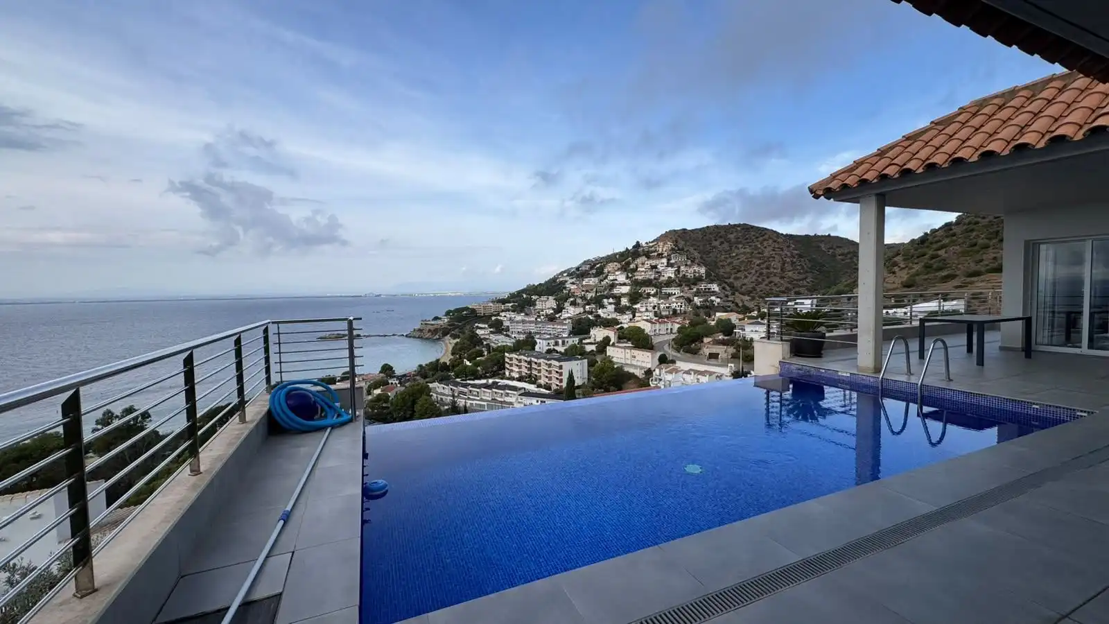 Swimming pool of Houses for sale in Almadrava - Canyelles - Puig-Rom