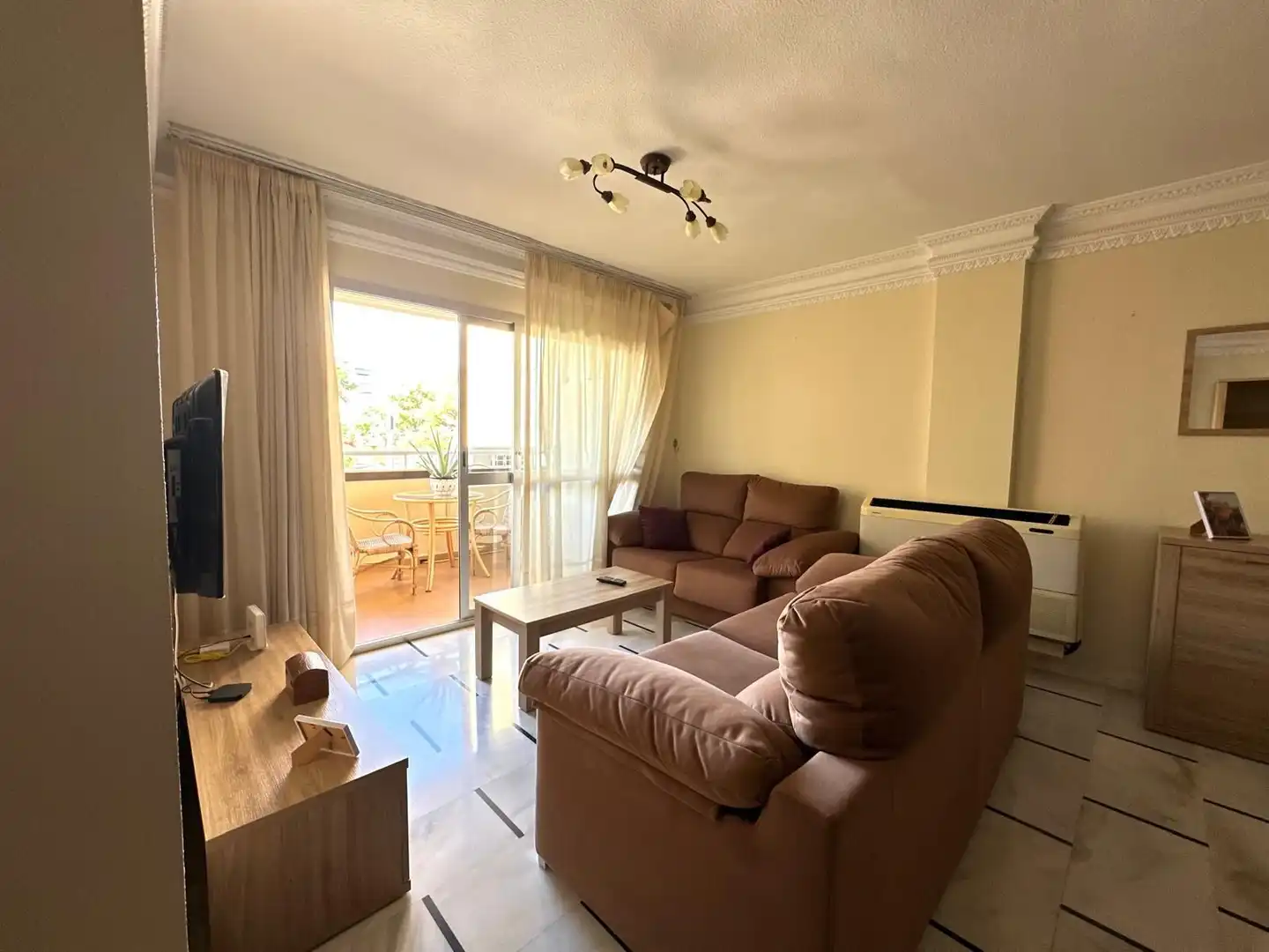 Living room of Flat for sale in Vélez-Málaga  with Air Conditioner, Heating and Terrace