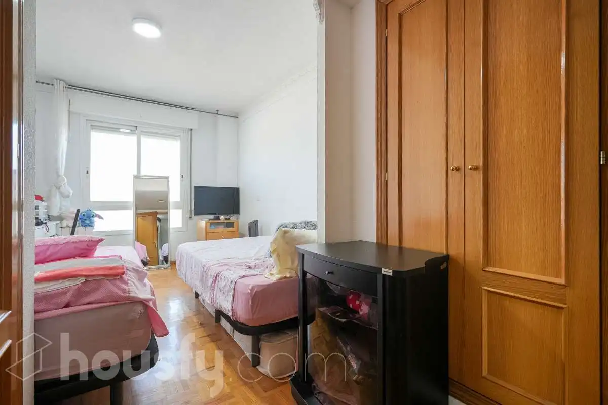 Bedroom of Flat for sale in Madrid  with Air Conditioner, Heating and Terrace