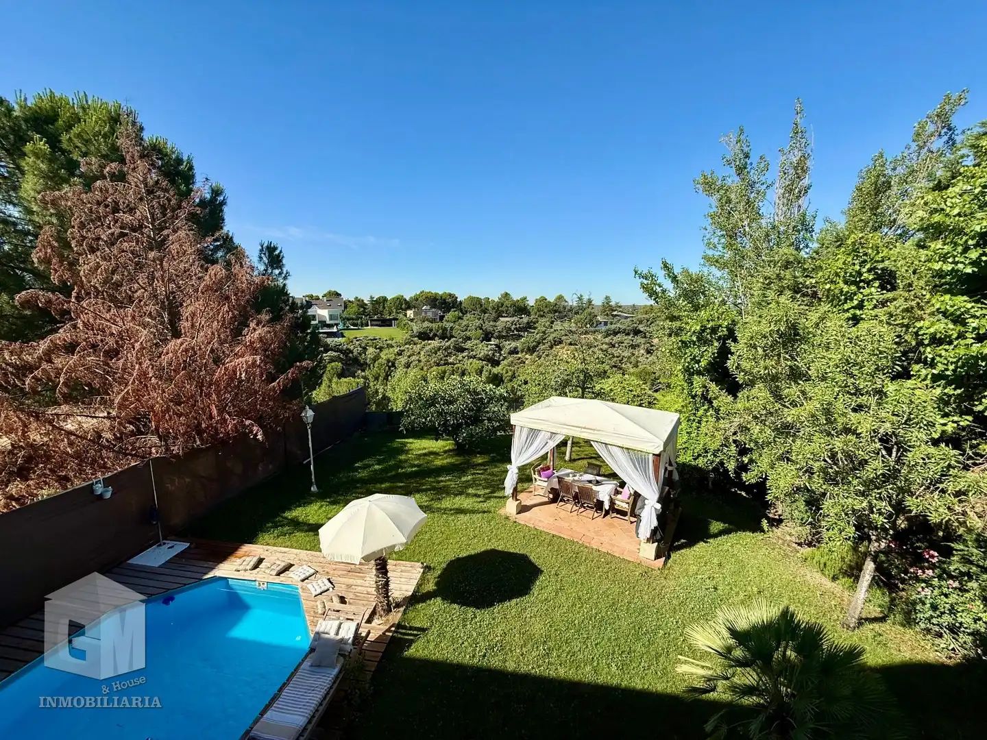 Jardí de Casa o xalet en venda en Villaviciosa de Odón amb Aire condicionat, Calefacció i Jardí privat
