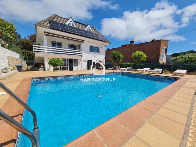 Casa-chalet en Venta en Residencial Blanes - Vistamar